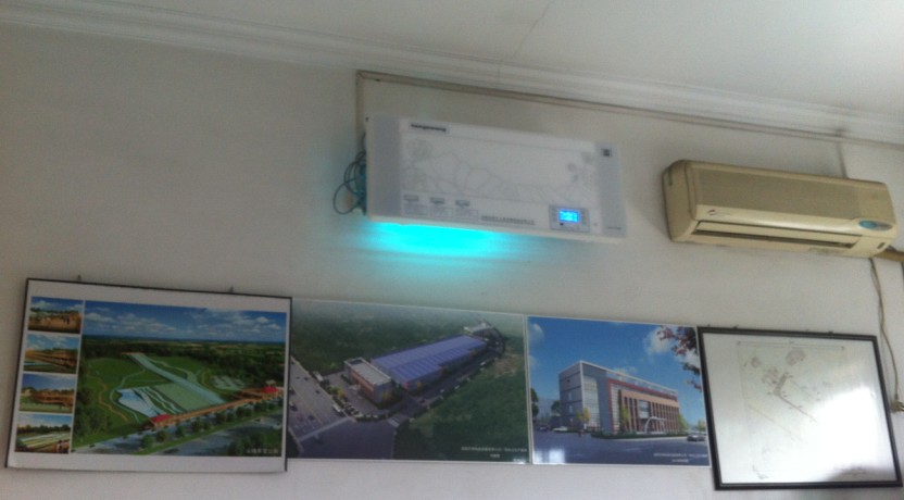 肯格王办公室一角--消毒机与家用空调对比